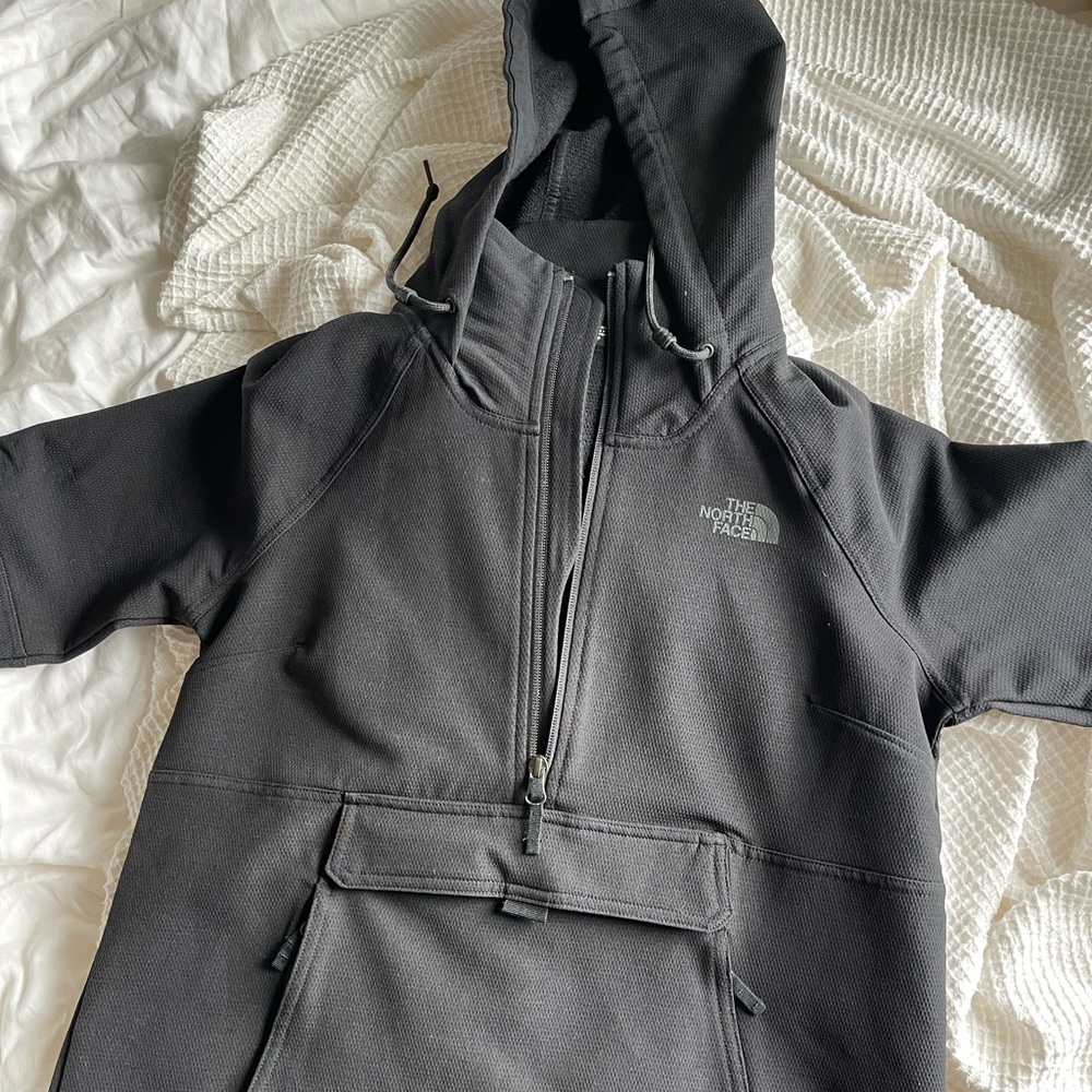 North Face half zip pull over